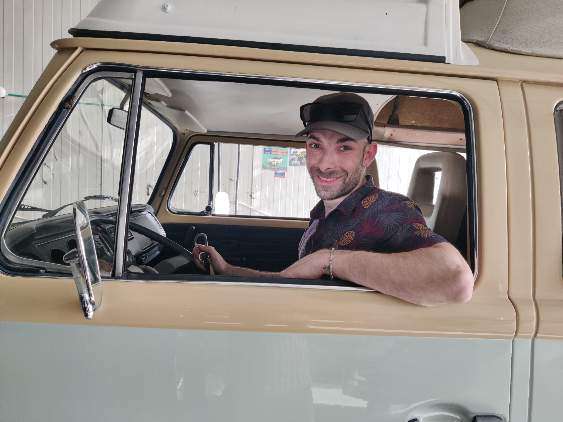 Portret van Baram, oprichter van Yeketi Motorworks